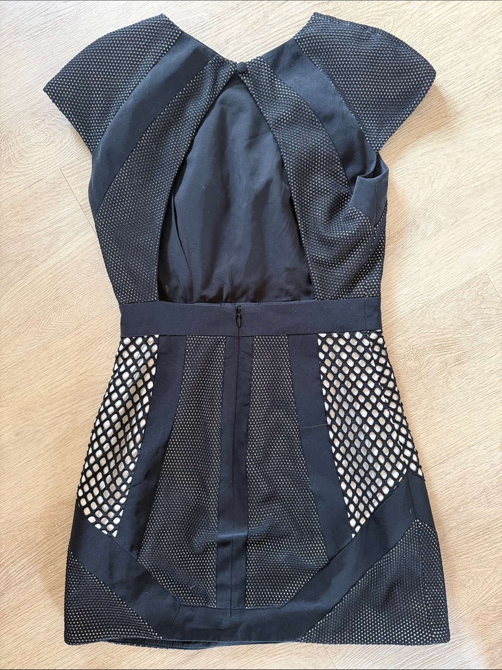 Black and Cream Mesh Panel Cap Sleeve Mini Dress - Picture 3 of 3
